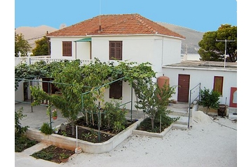 Kroatija Privát Okrug Donji, Eksterjeras